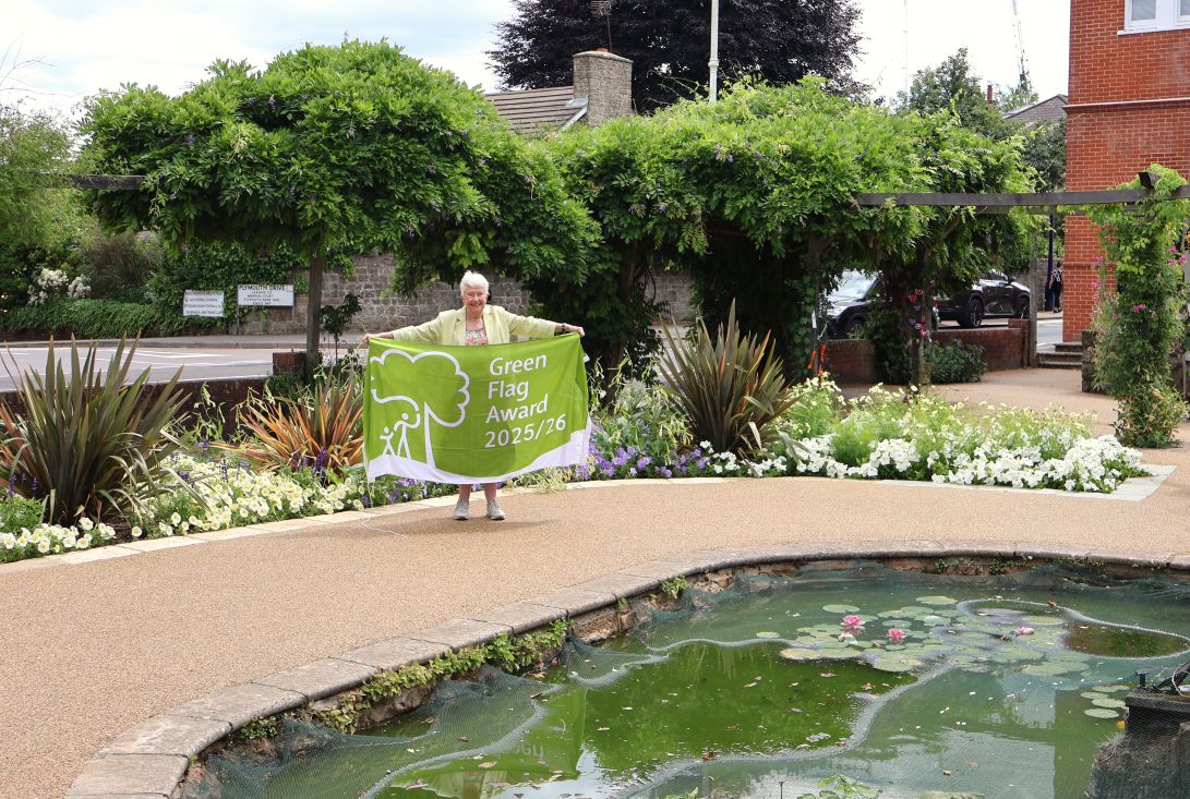 Sevenoaks Vine awarded coveted Green Flag Award as it is officially recognised for the 9th year as one of the country’s best parks