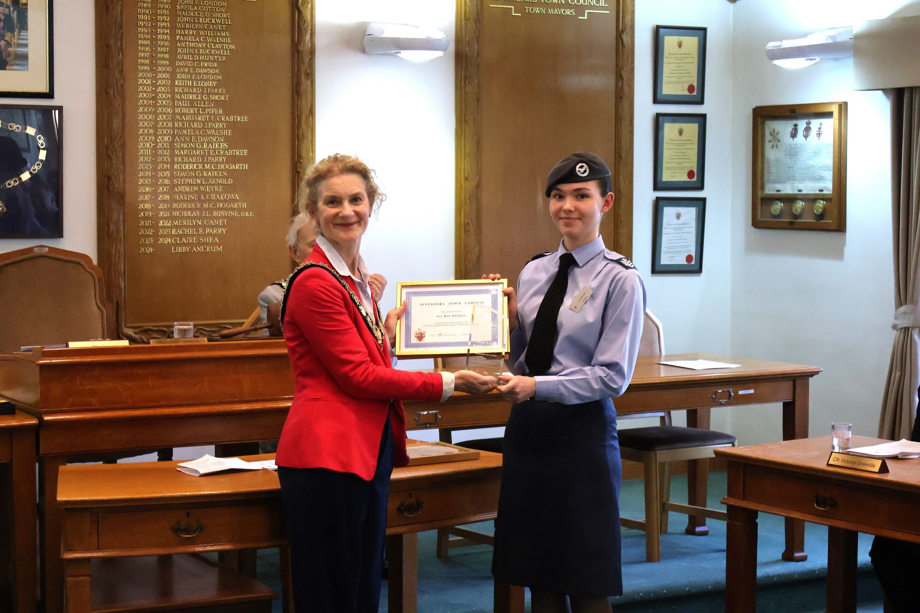 Councillor Ancrum presents Sgt Florence McDonald with award