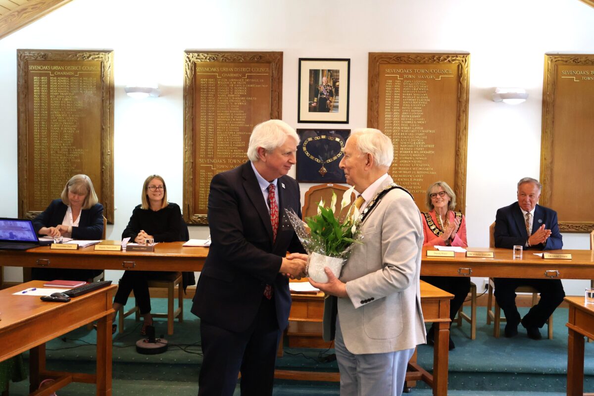 Mayor thanks Andrew Eyre